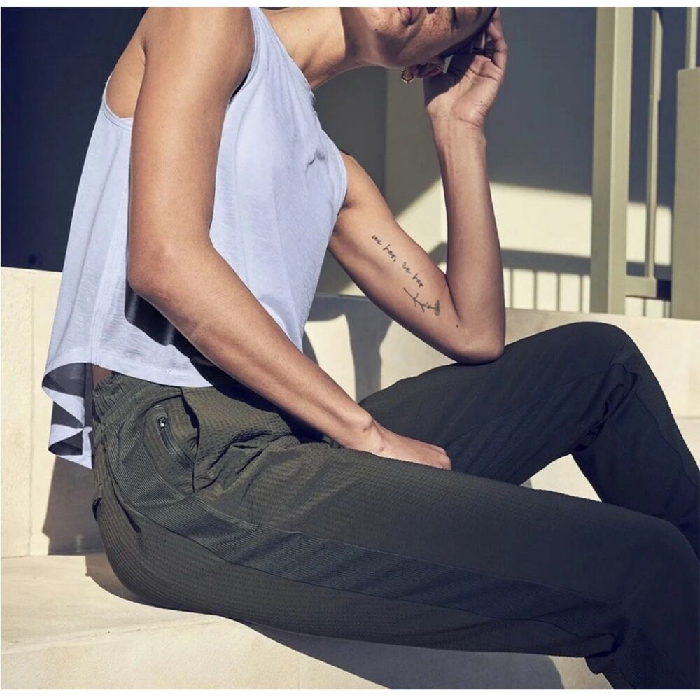 Athleta textured joggers - Picture 3 of 13